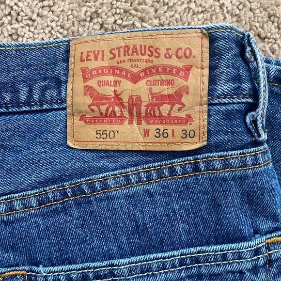 Levi’s 550 Blue Jeans 36x30 - Picture 3 of 5